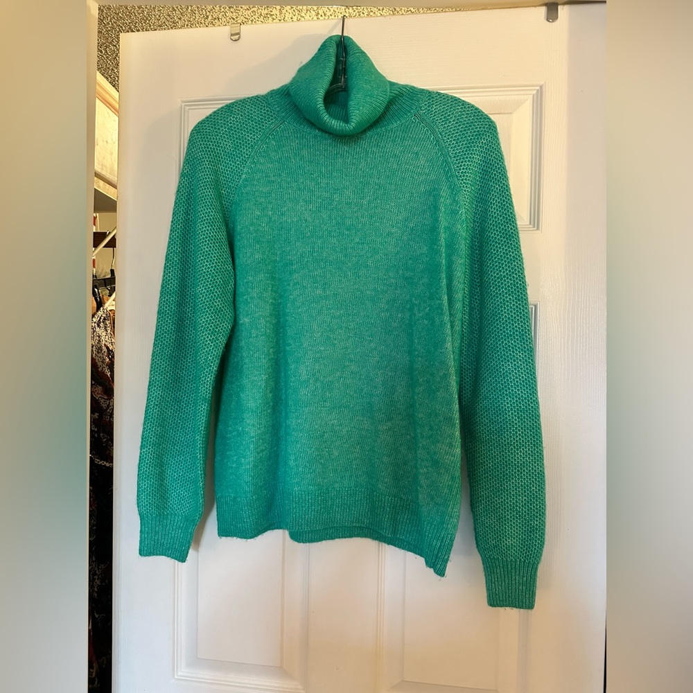 Loft light green sweater never worn.